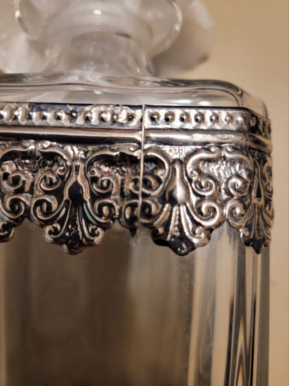 Vintage Glass Decanter with Ornate Silver Metal Overlay. - Picture 9 of 9